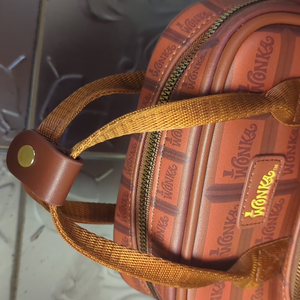 Willy Wonka And The Chocolate Factory Golden Ticket Bag - Picture 4 of 11